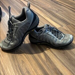 Merrell Women's Gray and Black Athletic Shoes